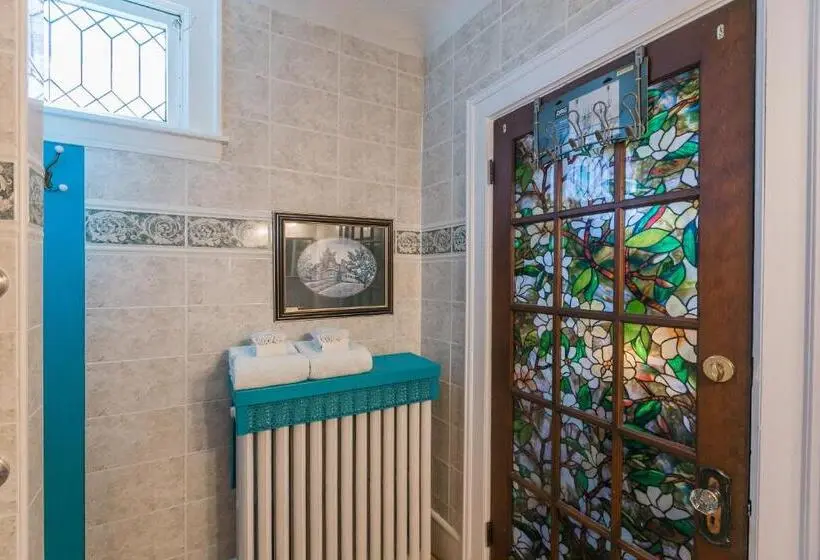 سوییت لوکس, Prince Street Suites