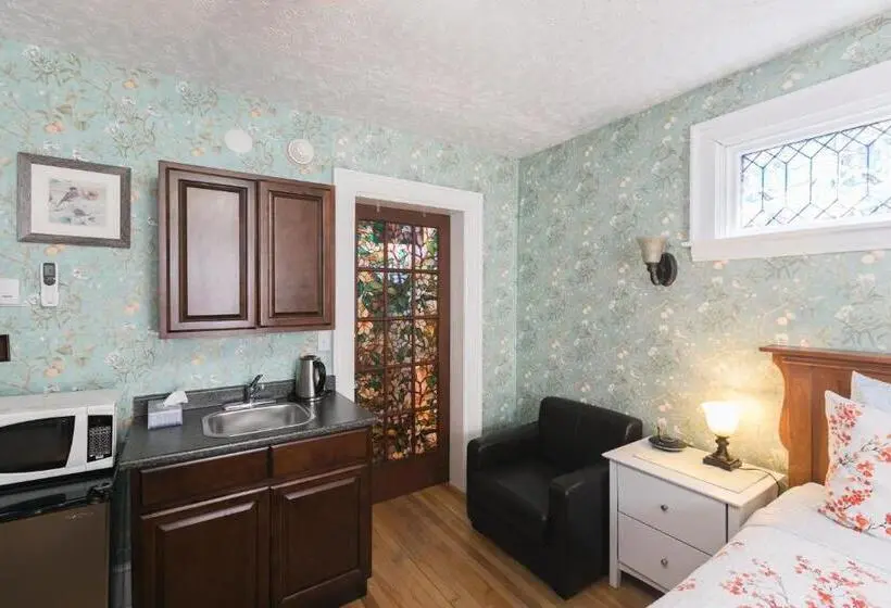 سوییت لوکس, Prince Street Suites