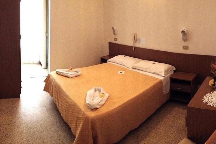 اتاق استاندارد, Till