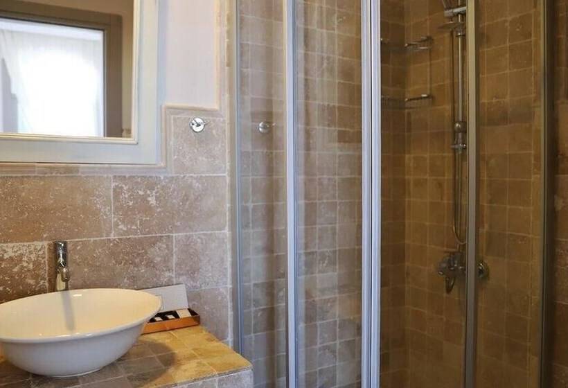 标准间, Triangulo