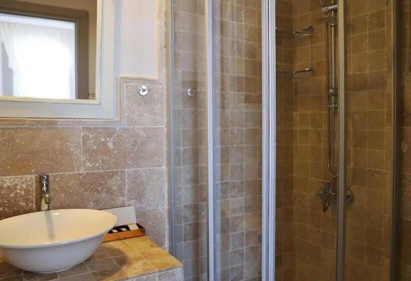 标准间, Triangulo