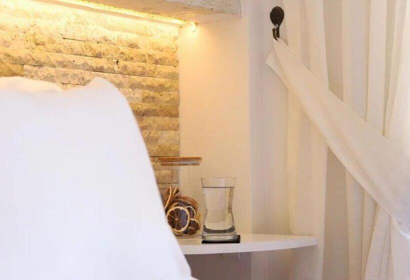 标准间, Triangulo