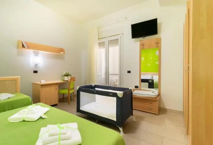 Habitació Triple Estàndard amb Balcó, Marini Hotel B&b