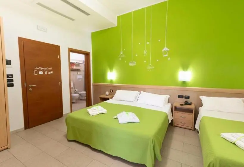 Habitació Triple Estàndard amb Balcó, Marini Hotel B&b
