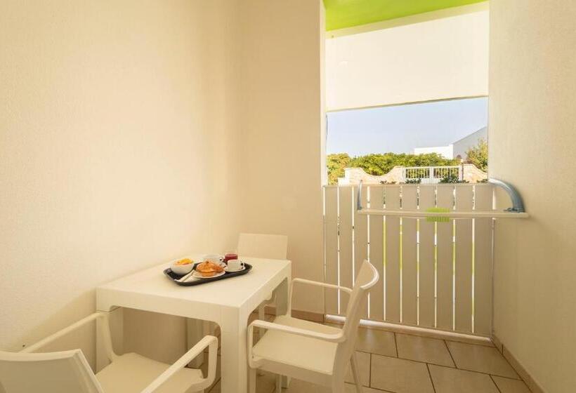 חדר סטנדרט לשלושה עם מרפסת, Marini Hotel B&b