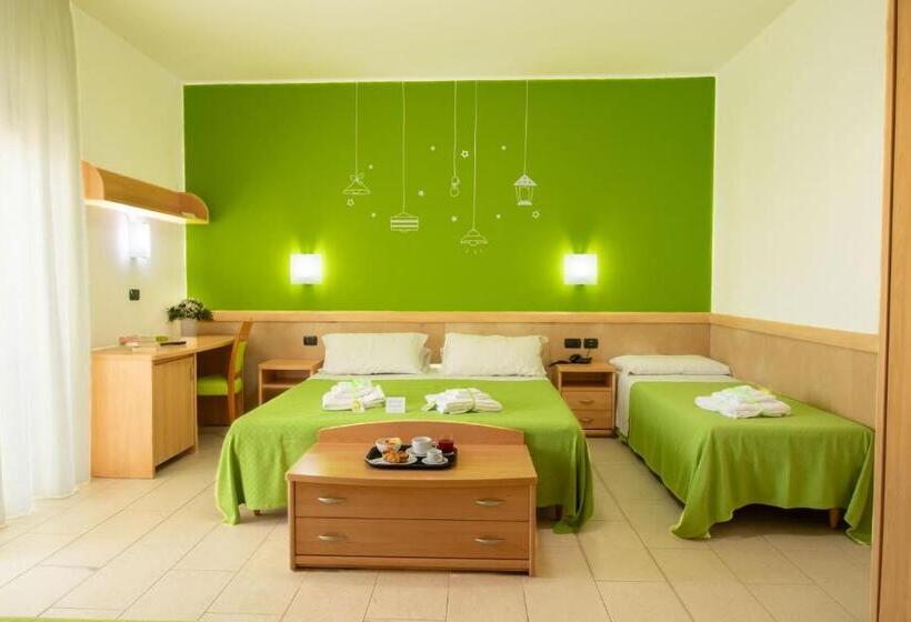 חדר סטנדרט לארבעה, Marini Hotel B&b