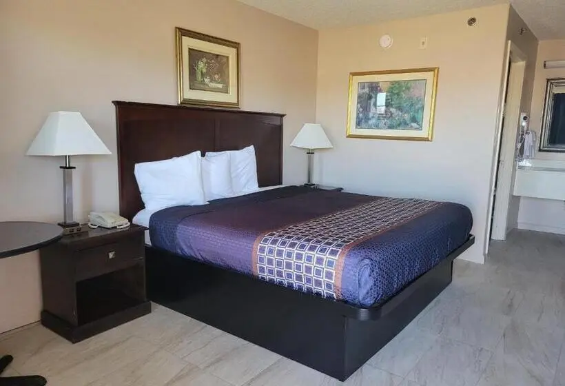 キングサイズベッドのスタンダードルーム, Carom Inn Denham Springs  Baton Rouge
