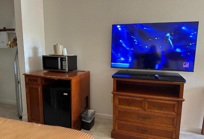 Номер Стандарт, Carom Inn Denham Springs Baton Rouge