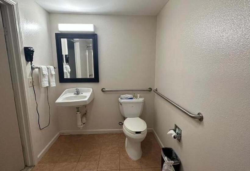 Номер Стандарт Адаптированный для Инвалидов, Carom Inn Denham Springs Baton Rouge