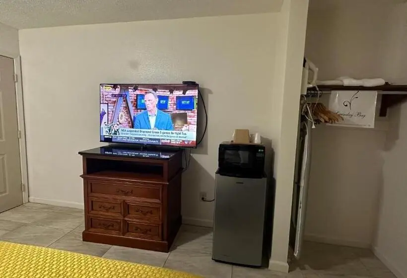 身障者適用スタンダードルーム, Carom Inn Denham Springs  Baton Rouge