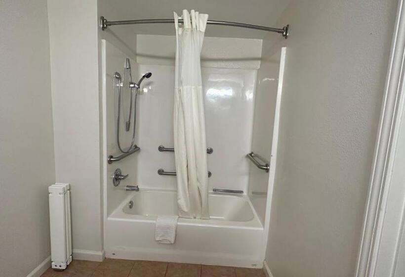 Номер Стандарт Адаптированный для Инвалидов, Carom Inn Denham Springs Baton Rouge