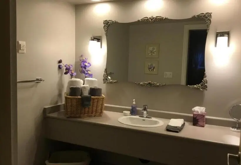 キングサイズベッドのスイートルーム, Nestledown B&b
