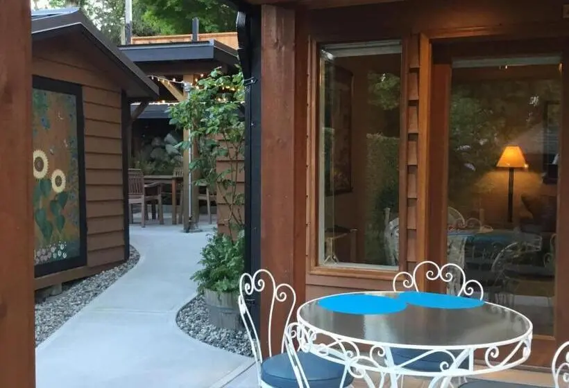キングサイズベッドのスイートルーム, Nestledown B&b