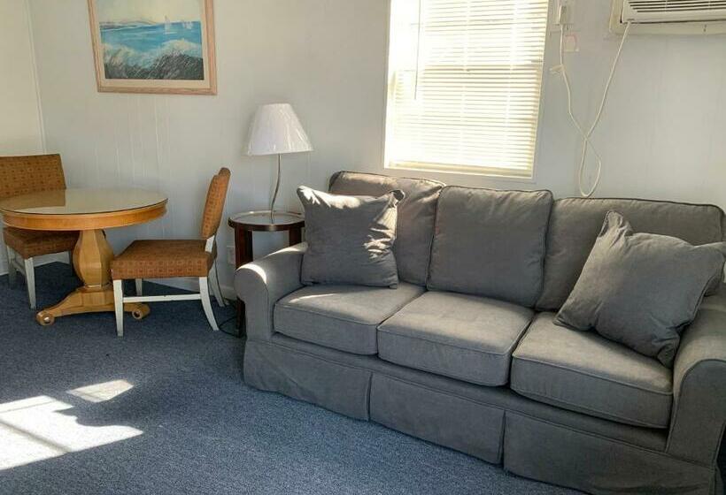 1ベッドルームハウス, Oceanic Hotel & Barefoot Tiki Bar