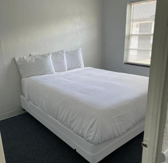 バルコニー付きスタンダードルーム, Oceanic Hotel & Barefoot Tiki Bar