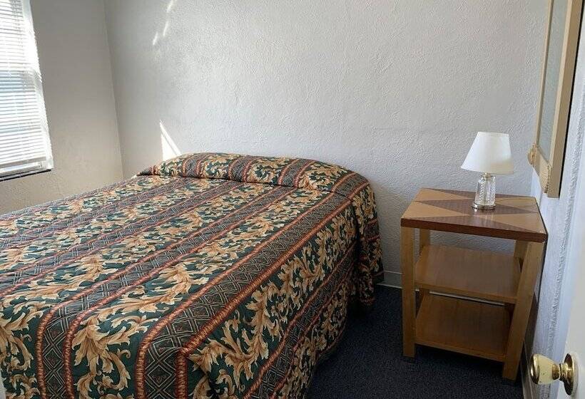 1ベッドルームハウス, Oceanic Hotel & Barefoot Tiki Bar