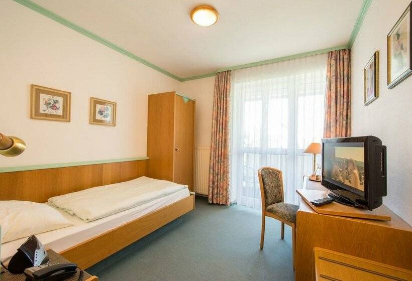 标准单人间, St. Martin