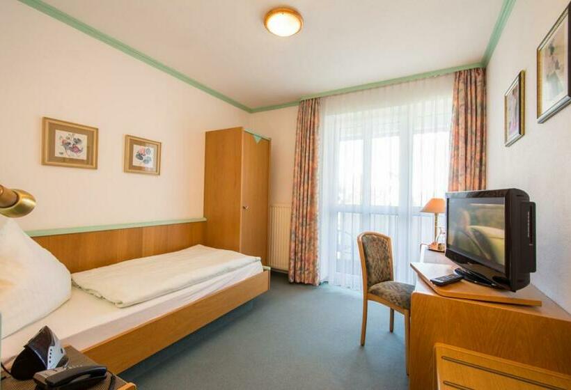 标准单人间, St. Martin