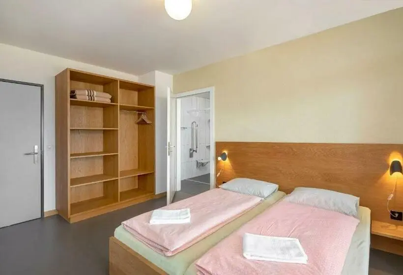 スタンダードシングルルーム, Cransmontana Youth Hostel