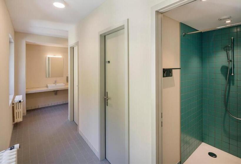 غرفة قياسية رباعية حمام مشترك, Cransmontana Youth Hostel