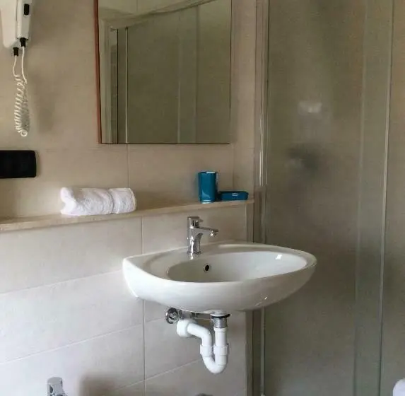 Standard Yhden Hengen Huone, Albergo Fiorenza & Banksia Meublè