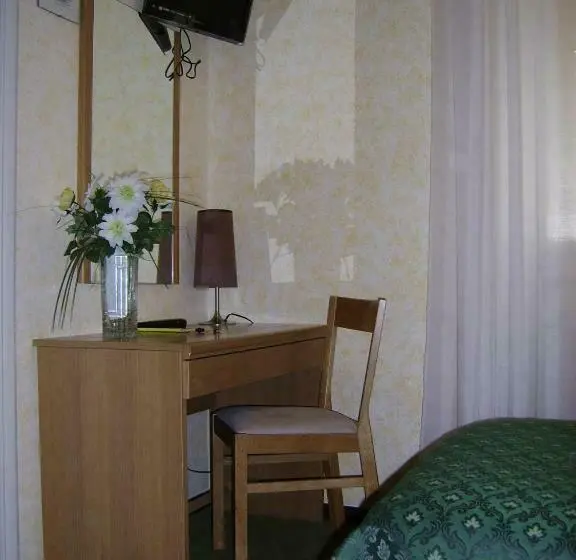 Standard Yhden Hengen Huone, Albergo Fiorenza & Banksia Meublè