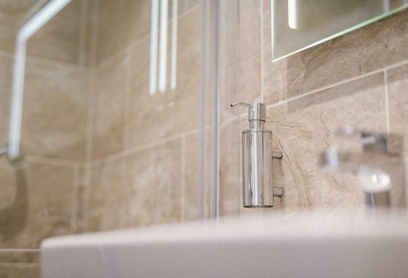 Индивидуальный Номер Interior, Bedford