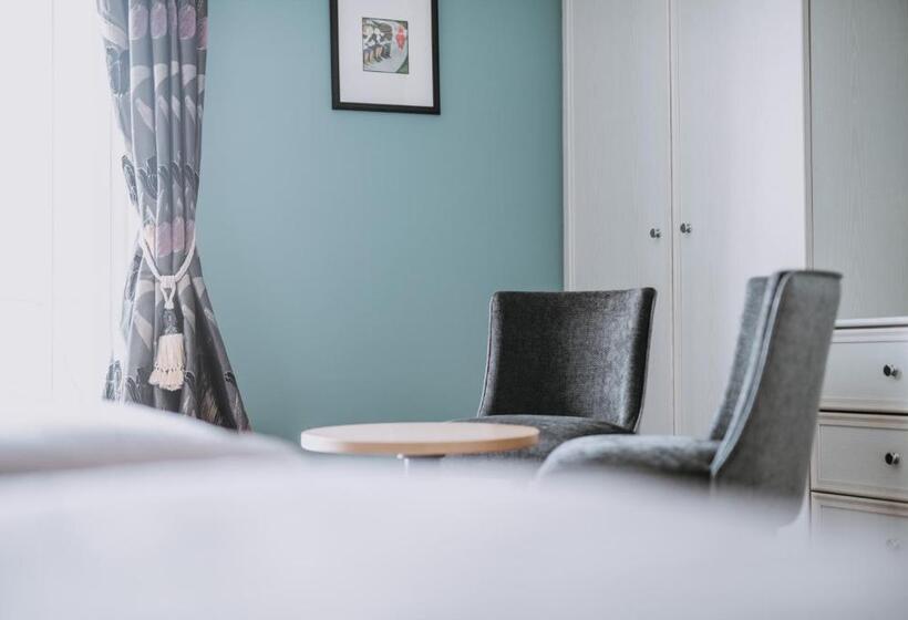 Номер Стандарт Боковой Вид на Море, Bedford