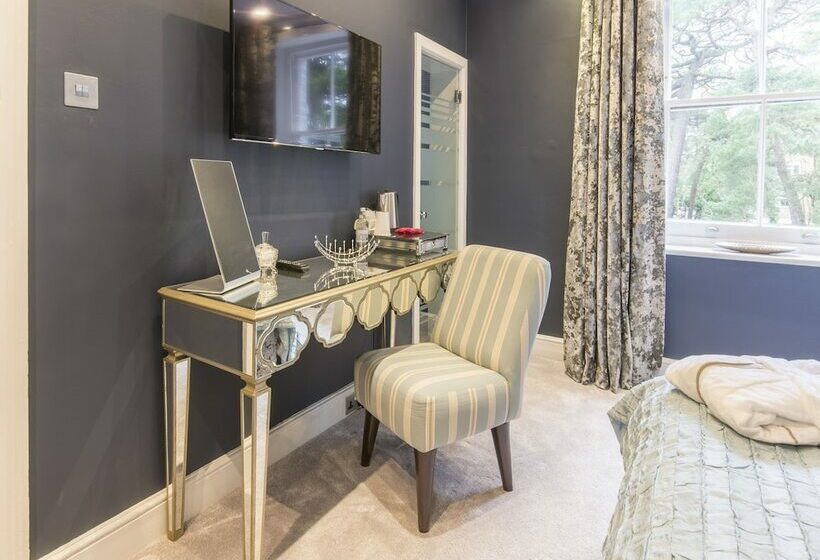 豪华房间, Derby Manor