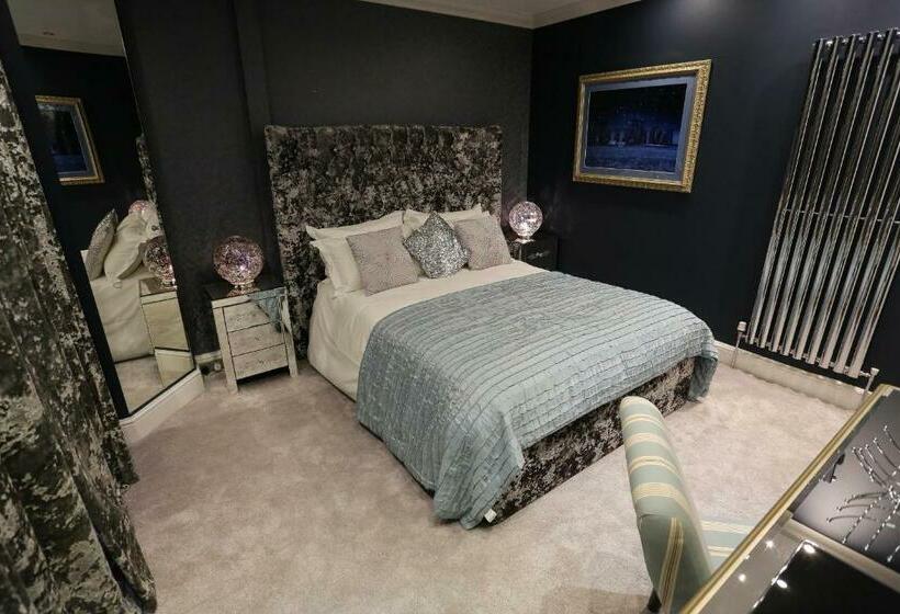 豪华房间, Derby Manor