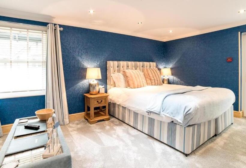 行政套房, Derby Manor