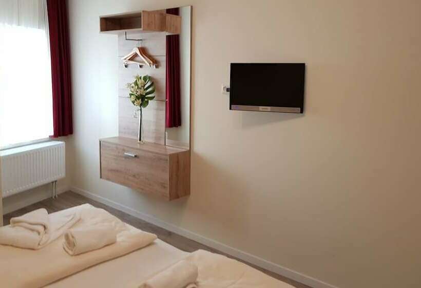 اتاق استاندارد سه نفره, Garni City