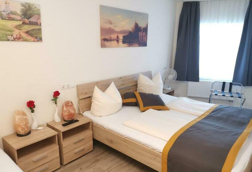 اتاق خانوادگی, Garni City