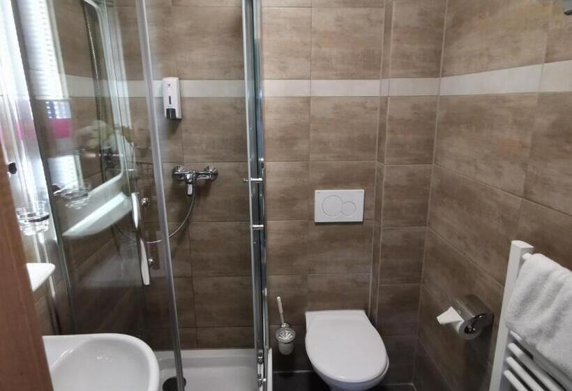 Номер Economy, Garni City