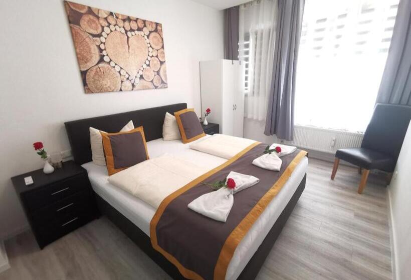 اتاق لوکس, Garni City