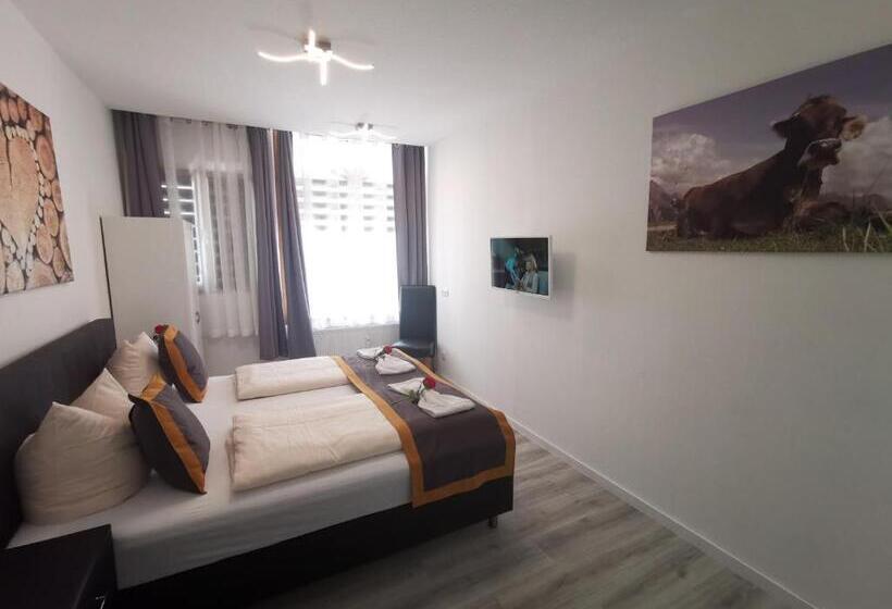 اتاق لوکس, Garni City