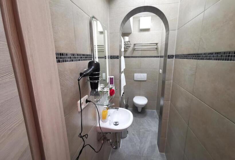 سوییت خانوادگی, Garni City