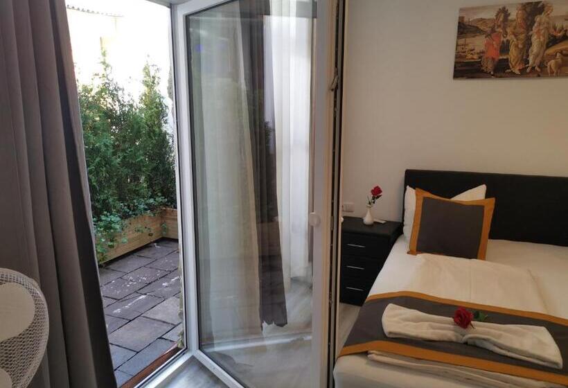 سوییت خانوادگی, Garni City