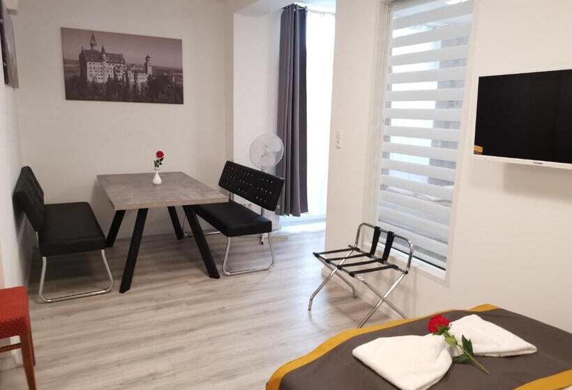 سوییت خانوادگی, Garni City