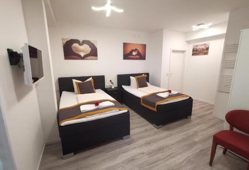 سوییت خانوادگی, Garni City