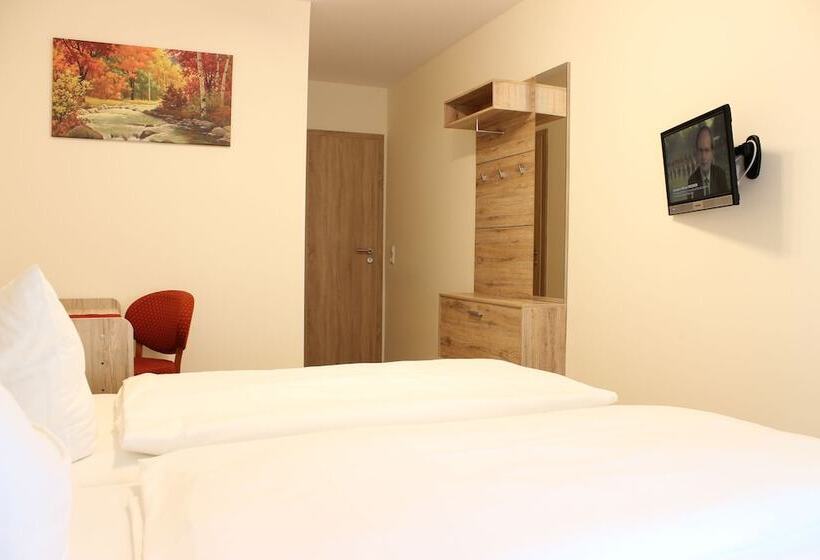 اتاق اکونومی, Garni City