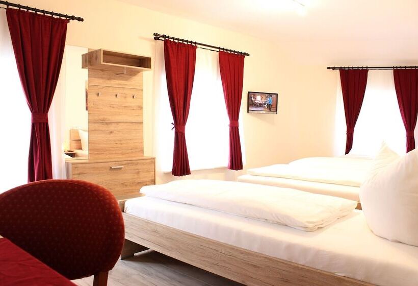 Четырехместный Номер Economy, Garni City