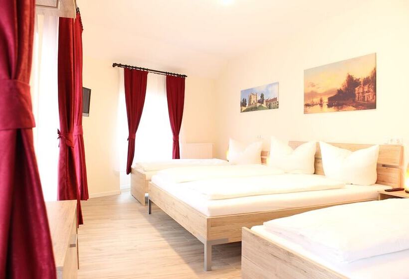 Economy Quadruple Room, Garni City