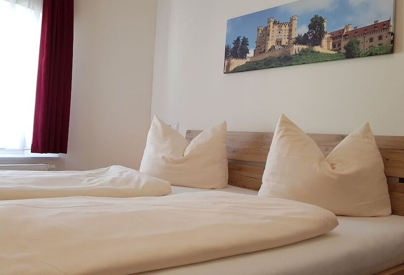 اتاق اکونومی, Garni City