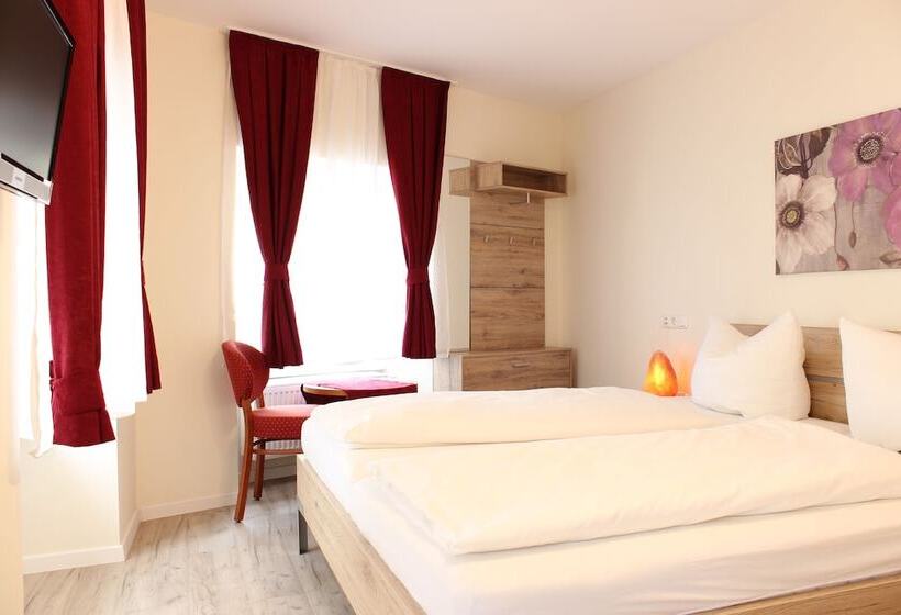 اتاق اکونومی, Garni City