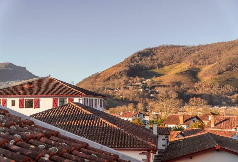 חדר סטנדרט לשלושה, Hôtel Itzalpea