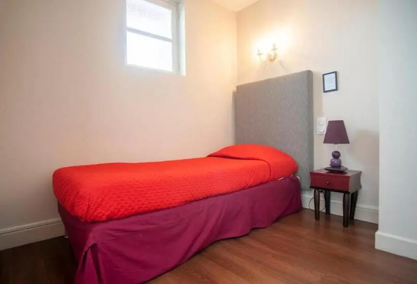 Standard Kolmen Hengen Huone, Hôtel Itzalpea