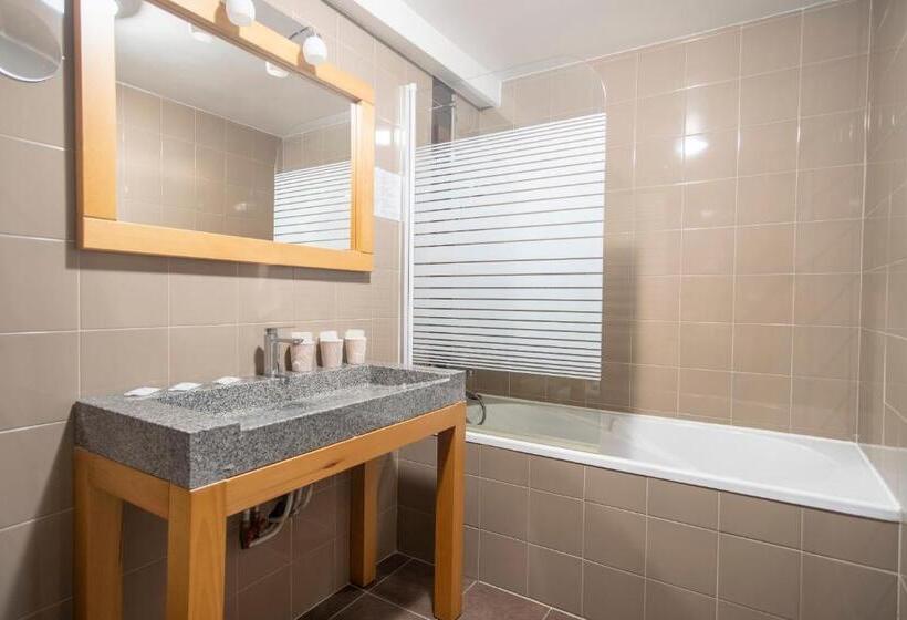 Номер Стандарт Трехместный, Hôtel Itzalpea