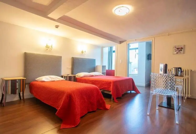 Standard Kolmen Hengen Huone, Hôtel Itzalpea