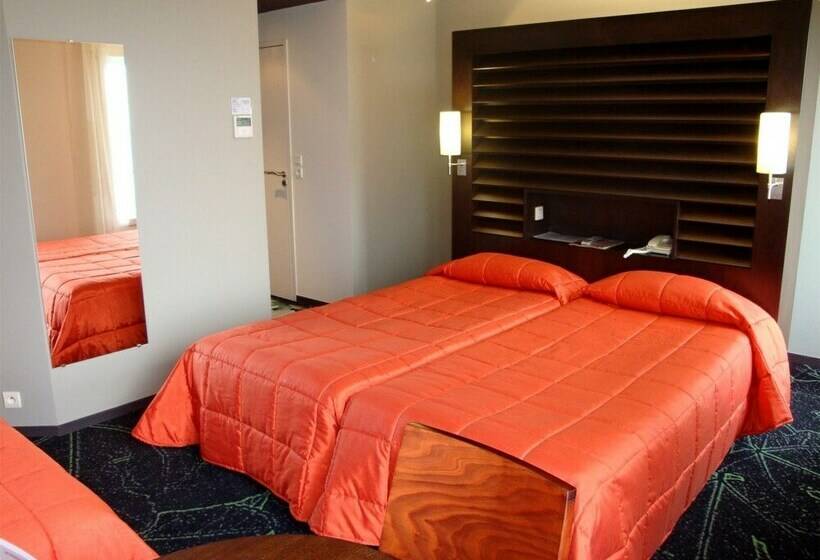 Triple Room Sea View, La Corniche